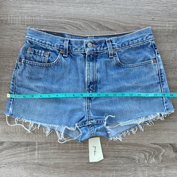 Vintage Levi's 505 high waist denim cutoff shorts - Picture 4 of 11